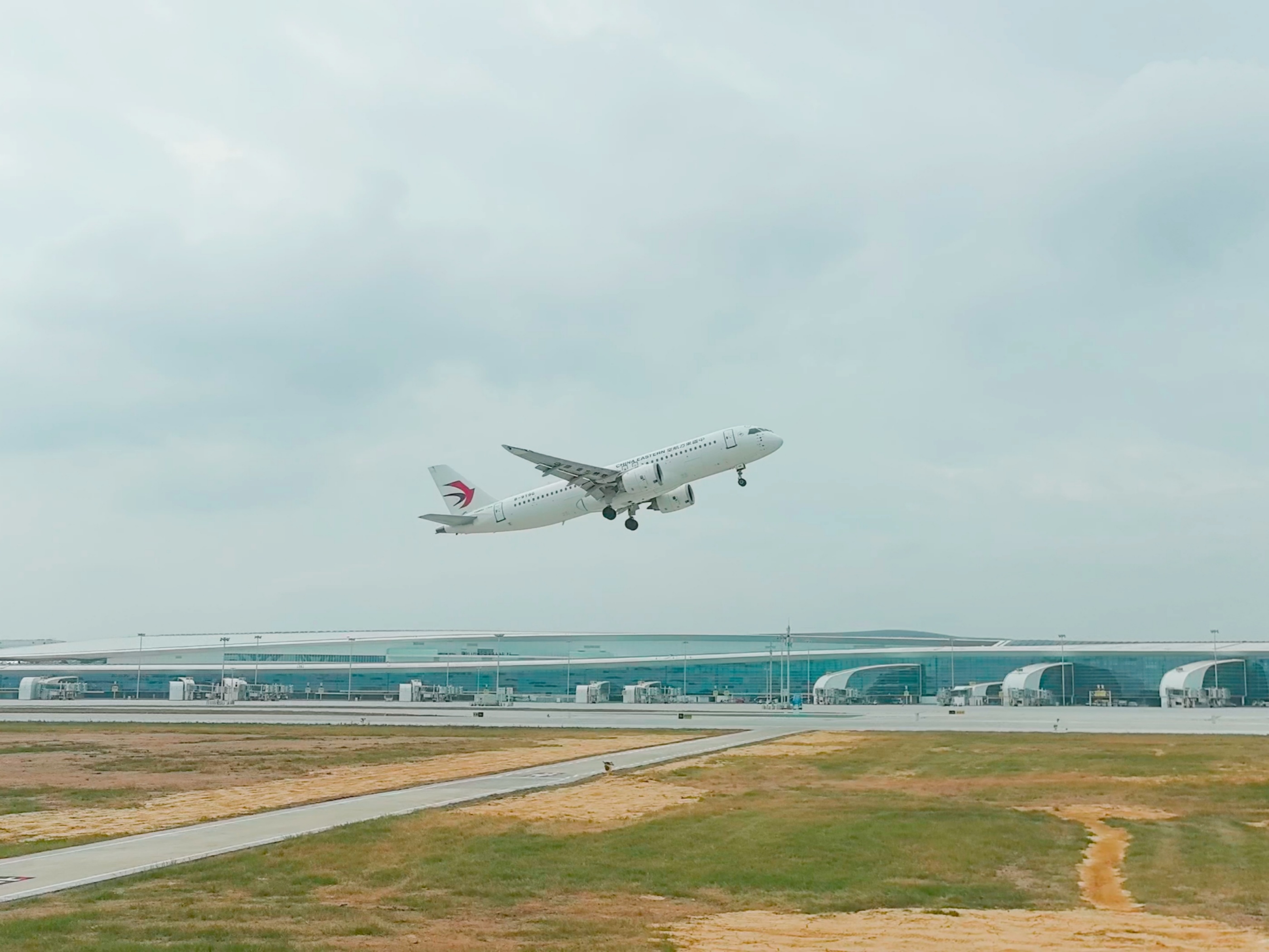 广州白云国际机场T3航站楼开启首航。广东机场集团供图