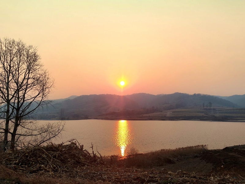 红石湖湖景。实习生 王思皓摄
