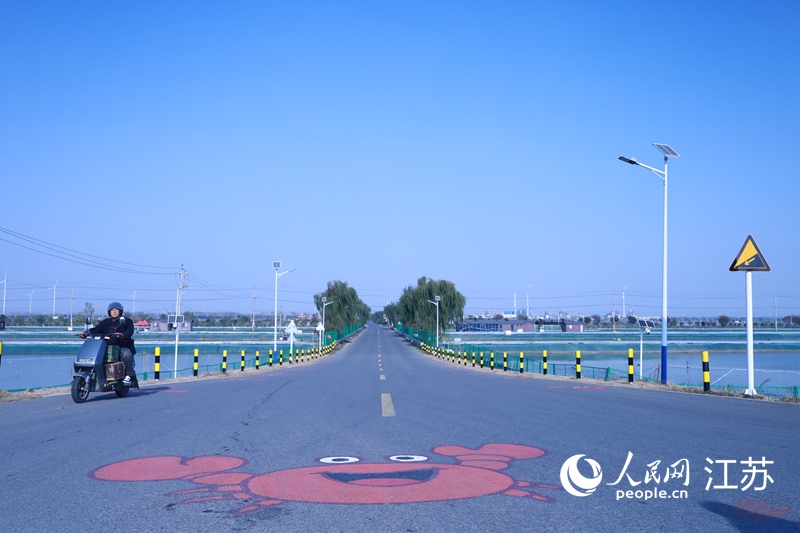 洪泽湖旅游公路。人民网 崔小倩摄
