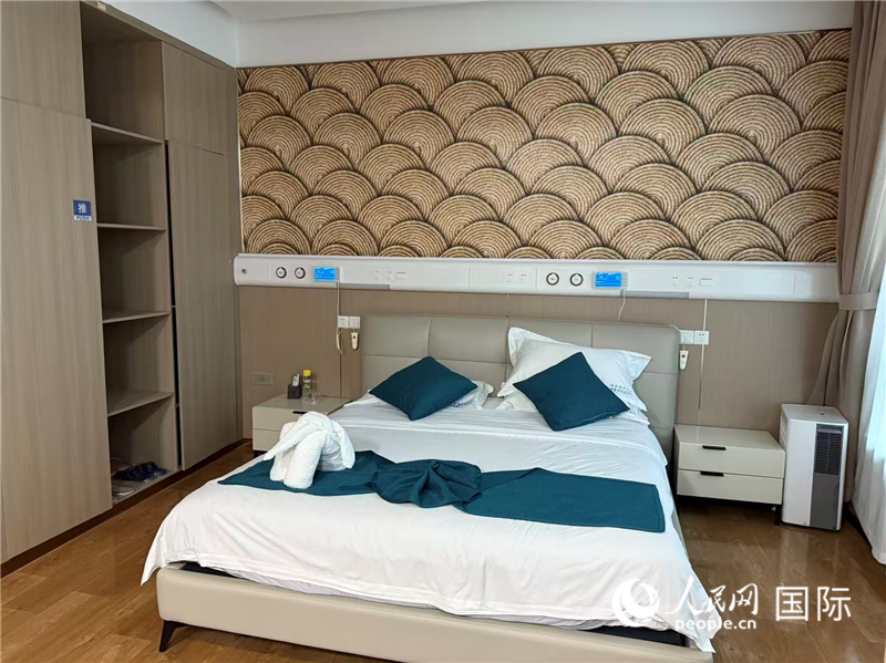 上海交通大学医学院附属瑞金医院海南医院国际病房内景。人民网 徐靖雯摄