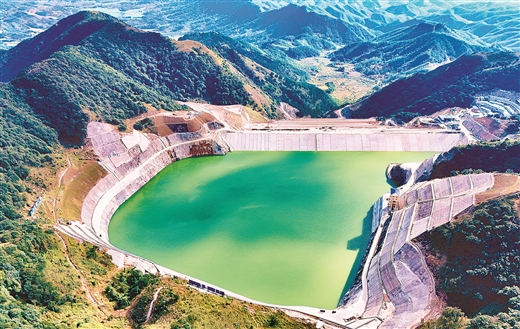 十二月六日,国家“十四五”重大工程——南宁抽水蓄能工程完成首轮蓄水。记者周军摄